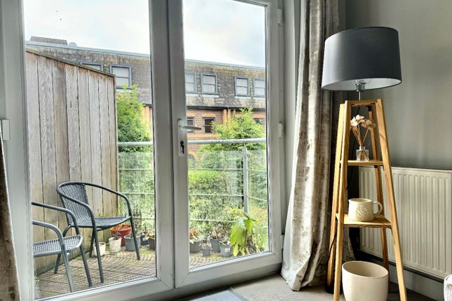 Flat 11, Lindsay Court, Shepperton photo 4