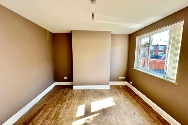 67, Corona Avenue, Hyde photo 3