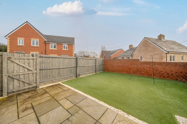 9, Fisher Close, Radstock photo 2
