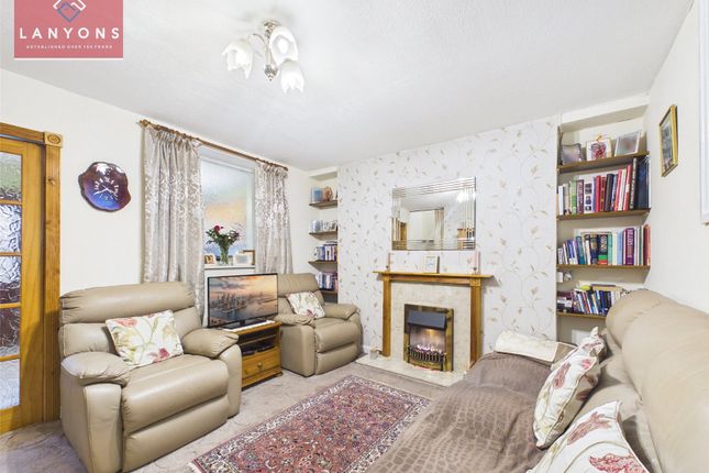 46, Tyntyla Road, Pentre photo 2