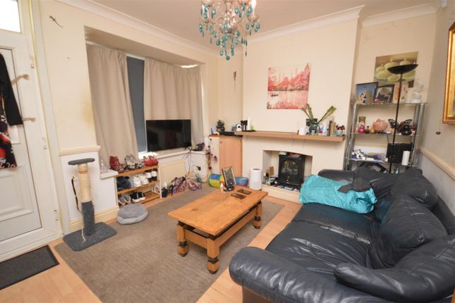 55, Briggs Avenue, Castleford photo 2