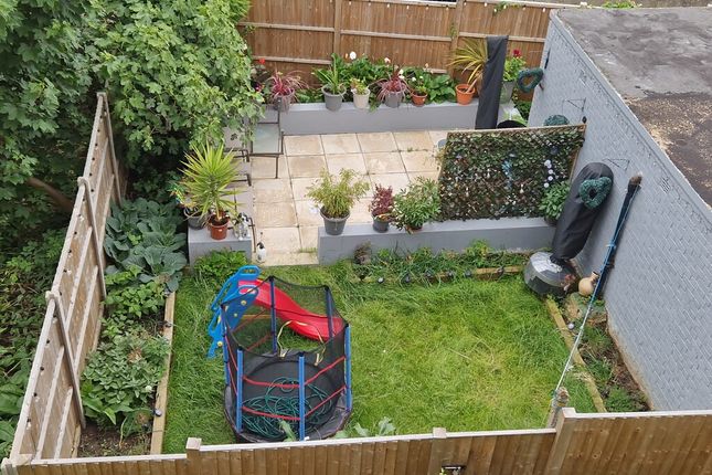 8, BOLSTER GROVE CRESCENT RISE WOOD GREEN, LONDON photo 3