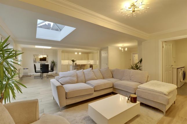 61, Southbrook Road, Havant photo 2