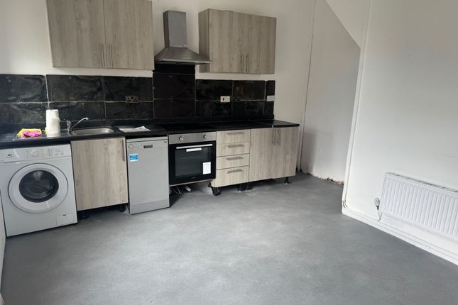 93 Plodder Lane, Bolton photo 4