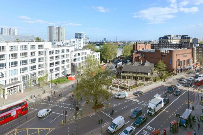 Duplex to rent in Cresta House, Finchley Road, London