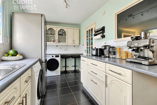 52, Pelham Rise, Peacehaven photo 4