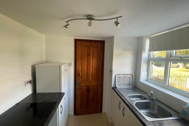 17 Walsingham Court, Wisbech photo 2