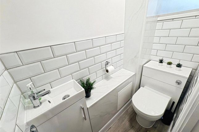 Room 3, 182, Carfield, Lancashire photo 3