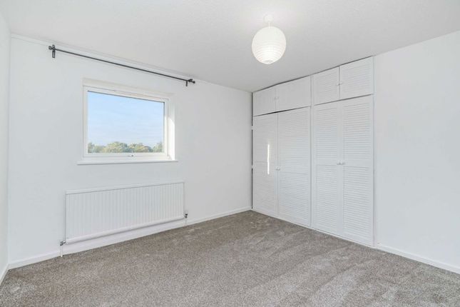 17, Tangley Park Road, Hampton photo 4