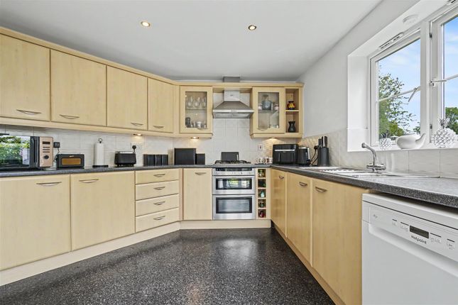 31, Tudor Court, Derbyshire photo 4