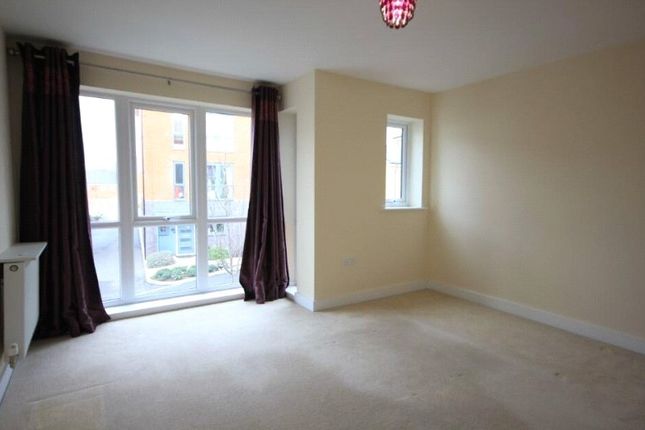 10, Midgham Way, Berkshire photo 2