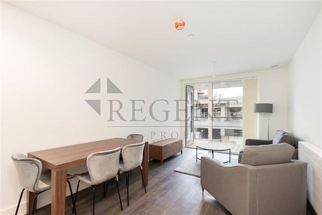 Flat to rent in Foster Apartments, North End Road