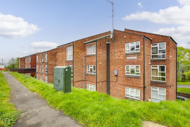 Thumbnail Flat for sale in Linchfield, High Wycombe