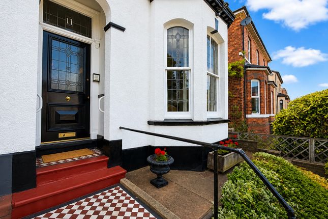 11 Leyland Road, Southport, Merseyside photo 2
