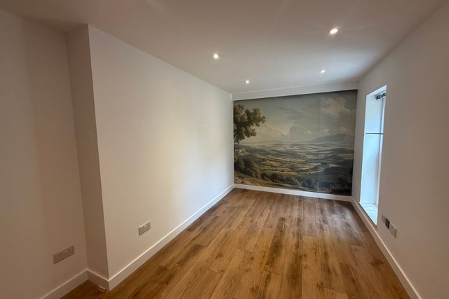 Tenant find - BN3101BPORT, Portland Rd, Brighton and Hove, Hove BN3 5DP, Hove photo 3