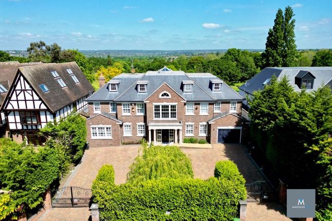 Thumbnail Detached house for sale in Manor Road, Chigwell