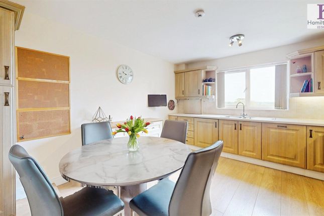 46, Heywood Court, Halifax photo 3