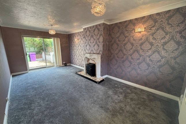 32, Wolverhampton photo 2