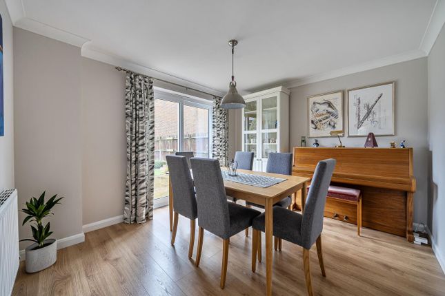 25, Sandringham Close, Chandler's Ford photo 3