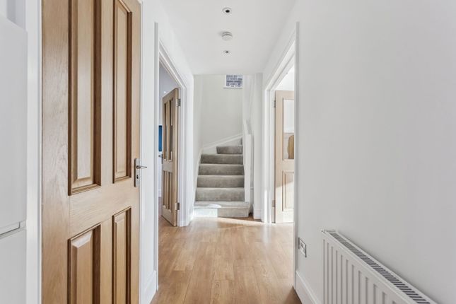 23, Drumaline Ridge, Worcester Park photo 2