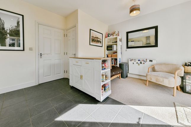 5, Pembridge Gardens, Hertfordshire photo 4