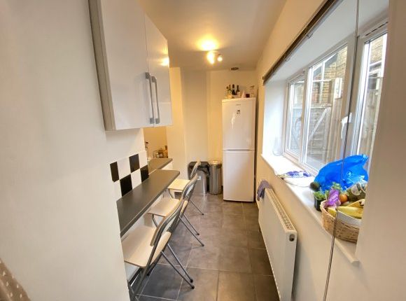 12, Lower Court Road, Epsom photo 5