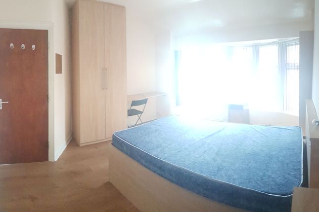 3 Lathom Road, Manchester photo 5