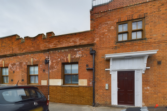 Flat for sale in 12 Franklin Street, Hull