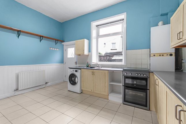 86 Peel Brow, Bury photo 2