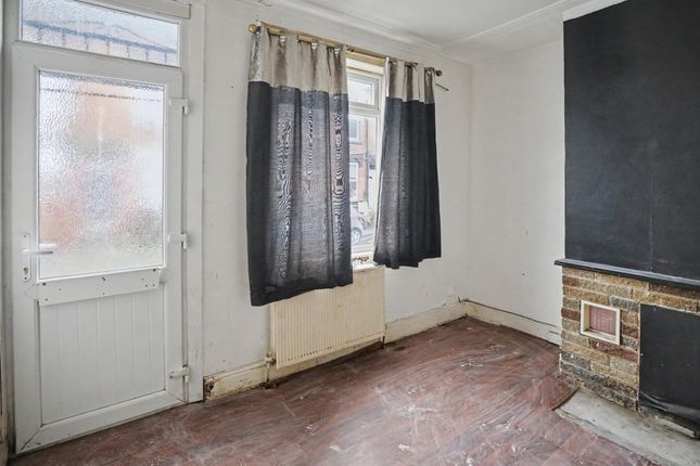 15, East Park Grove, Leeds photo 3
