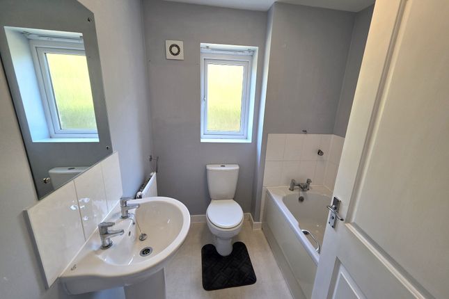 84 Abbottsmoor, Port Talbot photo 3