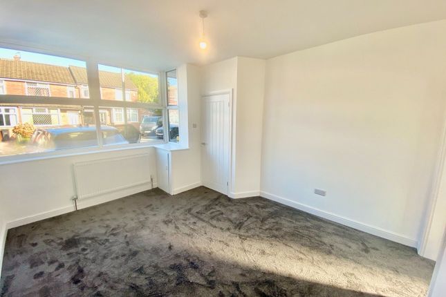 12, Oldham Avenue, Stockport photo 2