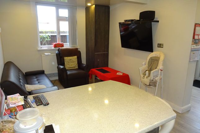 16, Green Lane Close, Leicester photo 3