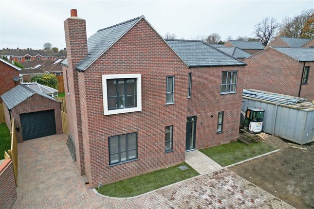 Thumbnail Detached house for sale in College Street, Grimsby