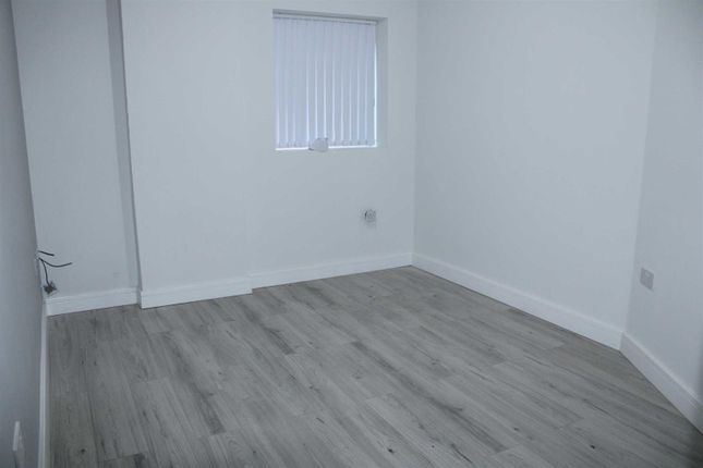 3, Flat 3, West Bromwich Street, Walsall photo 5