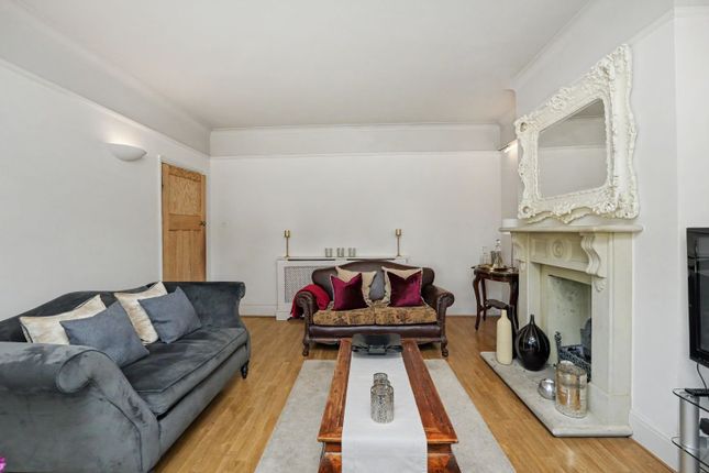 95, PARK AVENUE, ENFIELD photo 4