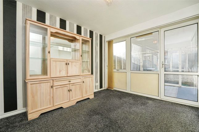 63, Woodland Green, Gloucester photo 4