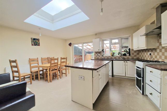 29, Vivian Avenue, Wembley photo 4