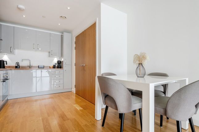 18 Cutter Lane, Greenwich photo 4