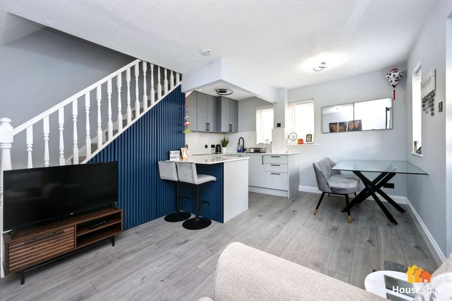 23 Falcon Rise, High Wycombe photo 3
