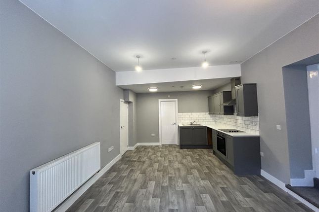 Flat 1, Lloyd Street, Llanelli photo 3