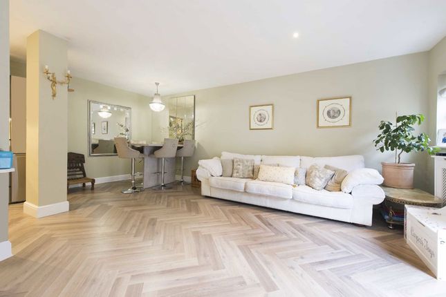 13, Malvern Mews, London photo 2