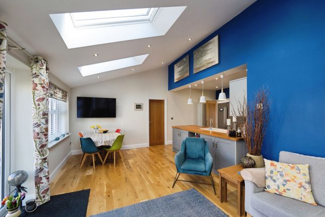 13, Castle Road, Whitby photo 4
