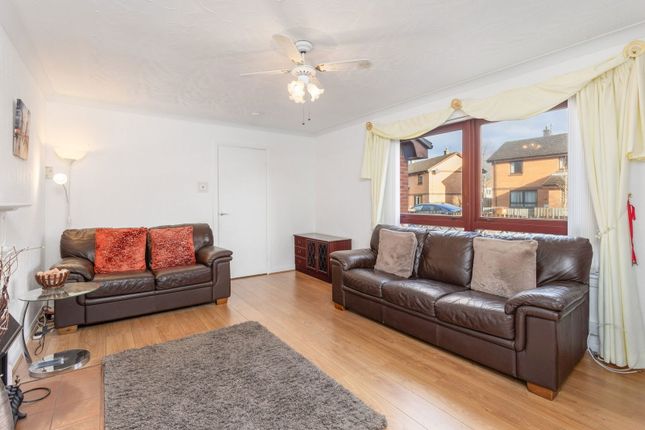 4, Langton Avenue, East Calder photo 4