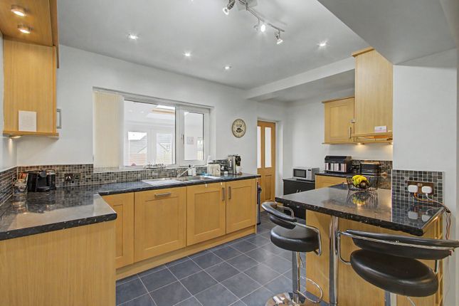 88 Bloomhouse Lane, Darton, Barnsley photo 3