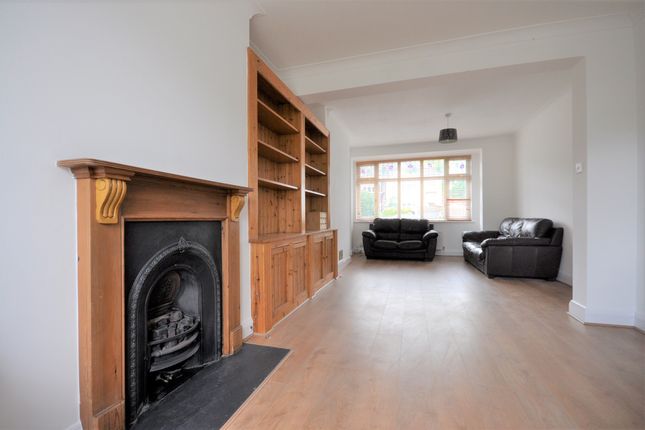 122, Milborough Crescent, London photo 4