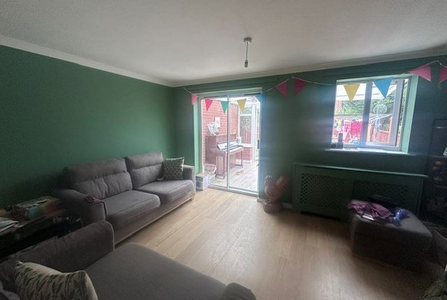 36, Stourport-on-Severn photo 3