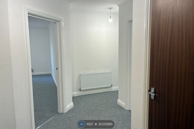 Flat, Edward House Talbot Drive, Poole photo 4