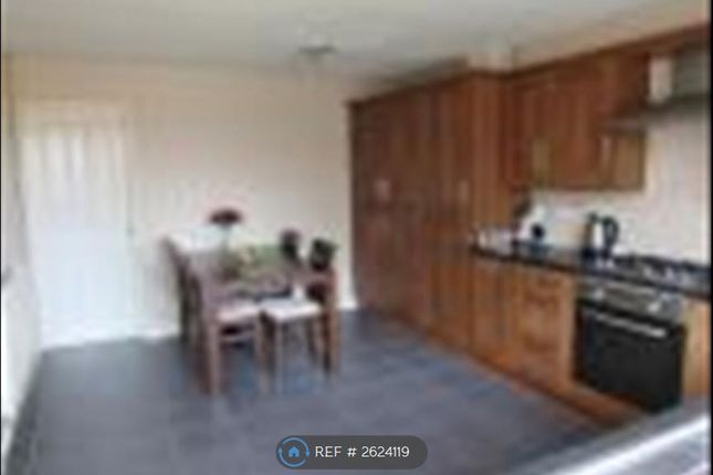 Fitted Kitchen 4.60m x 3.38m (15'1' x 11'1')