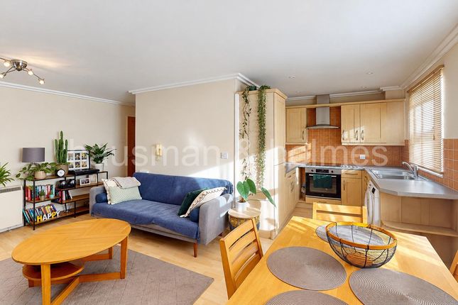Flat 2, Wilshaw Court, Wilshaw Close, London photo 4